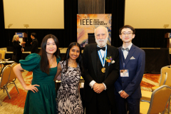 Students-with-Vint-Cerf