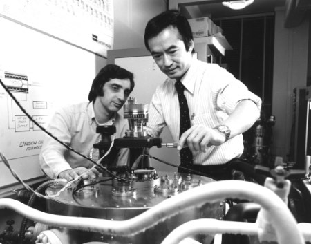 A.Y. Cho and his assistant in the MBE Lab in 1970.